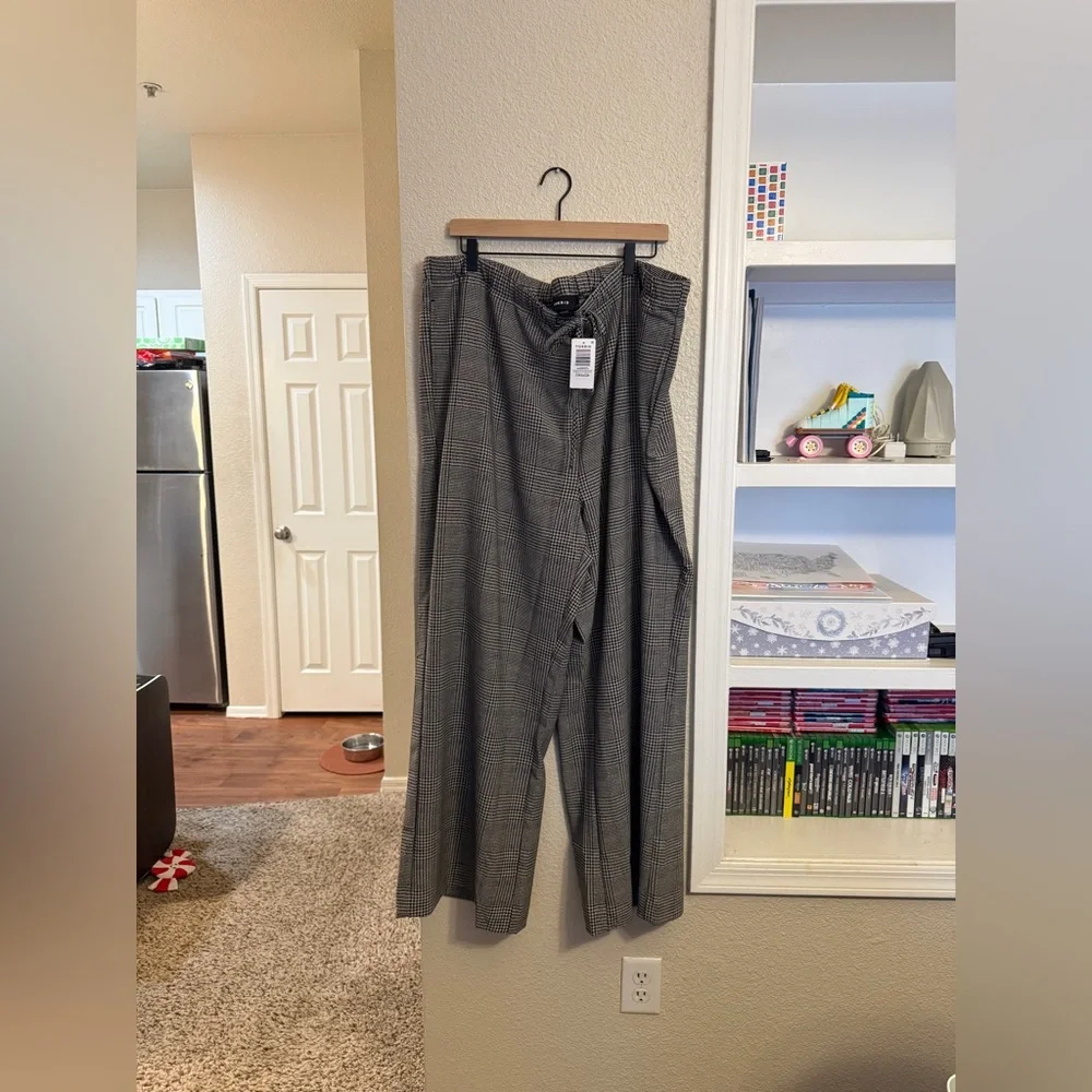 NWT TORRID High-Rise Wide Leg Pull-On Crepe Pant - Picture 4 of 8